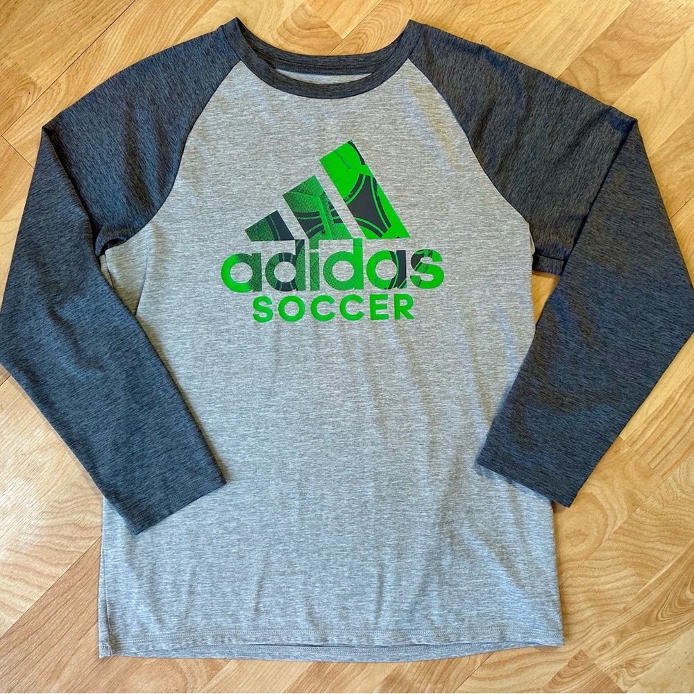 Adidas Climalite Shirt Boys XL (18/20) Gray green  Soccer Graphic Raglan longslv